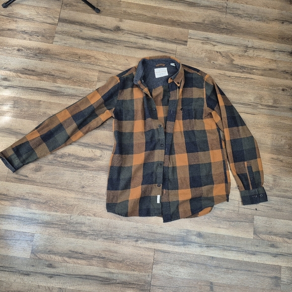 Fall Flannel - Medium - Picture 3 of 6